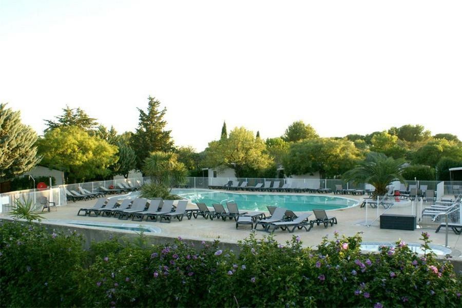 Hotel Camping Les Amandiers **** - Maeva à Gallargues-le-Montueux Extérieur photo
