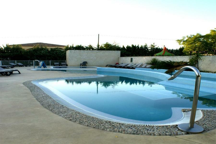 Hotel Camping Les Amandiers **** - Maeva à Gallargues-le-Montueux Extérieur photo